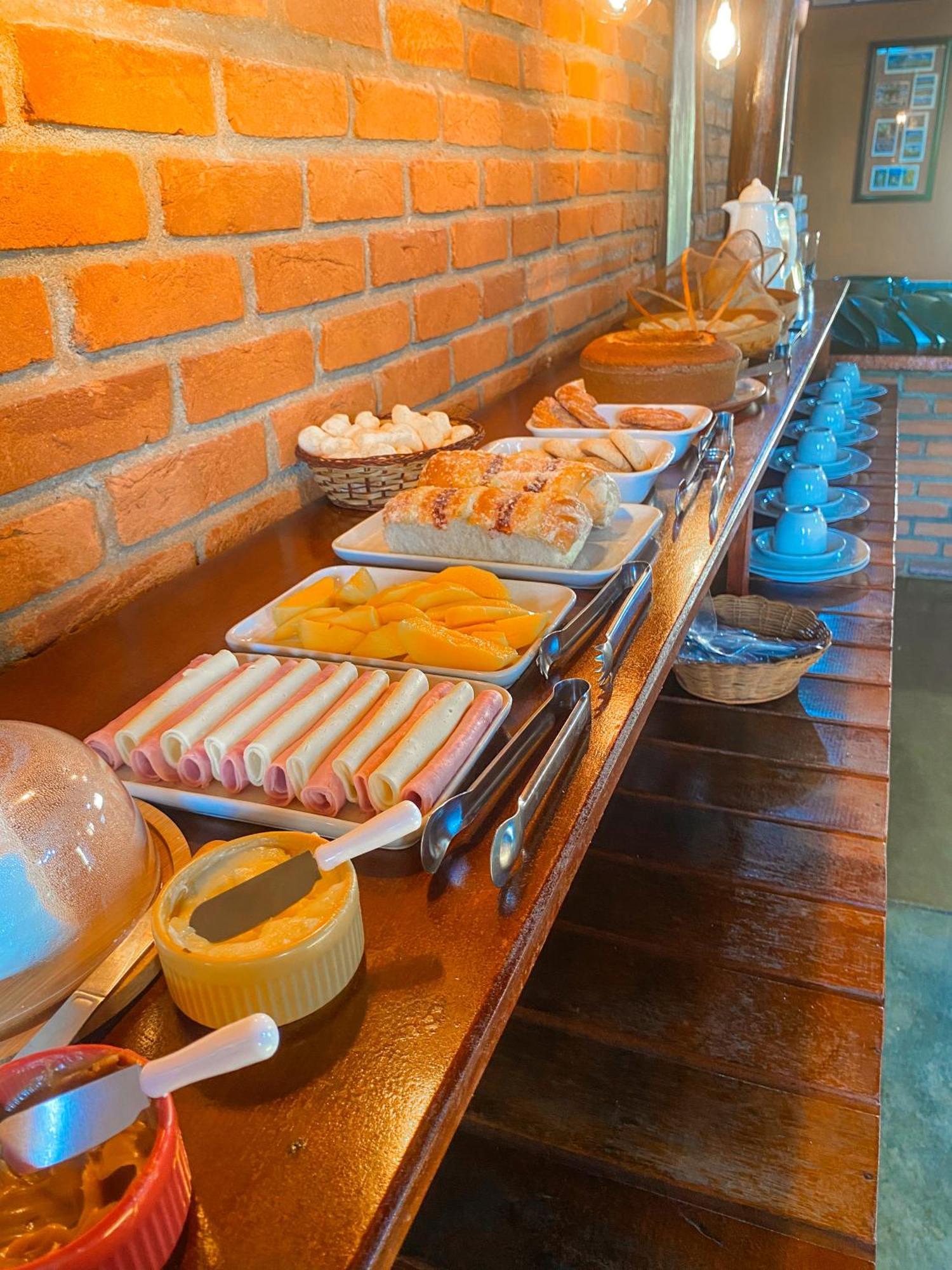Pousada E Restaurante Casarao Паса-Куатру Экстерьер фото